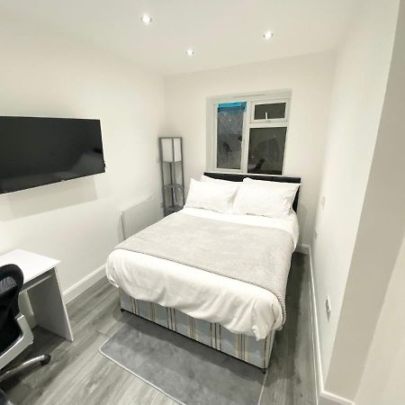 London Studio Chingford Luaran gambar