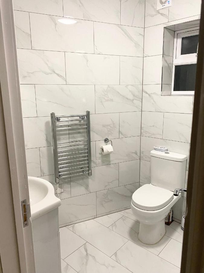 London Studio Chingford Luaran gambar