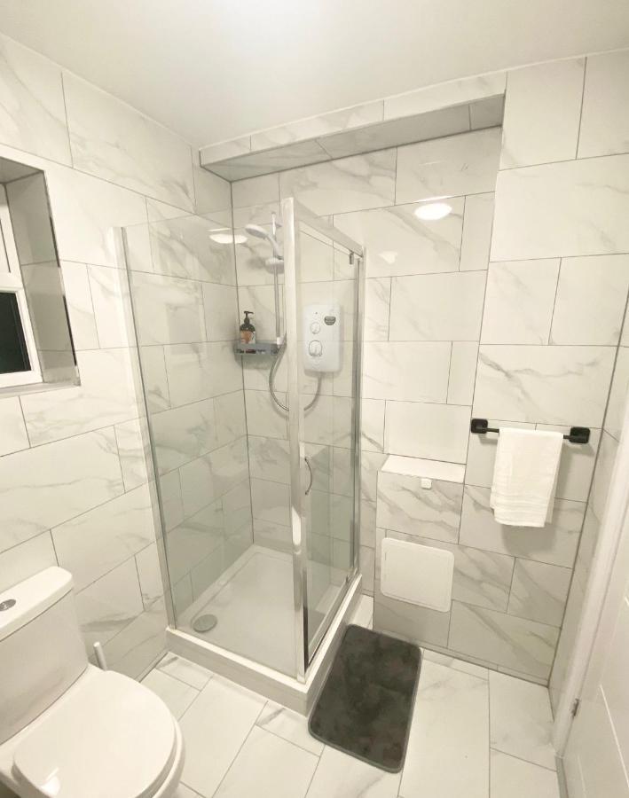 London Studio Chingford Luaran gambar