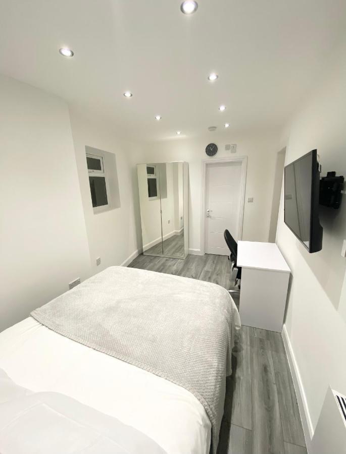 London Studio Chingford Luaran gambar