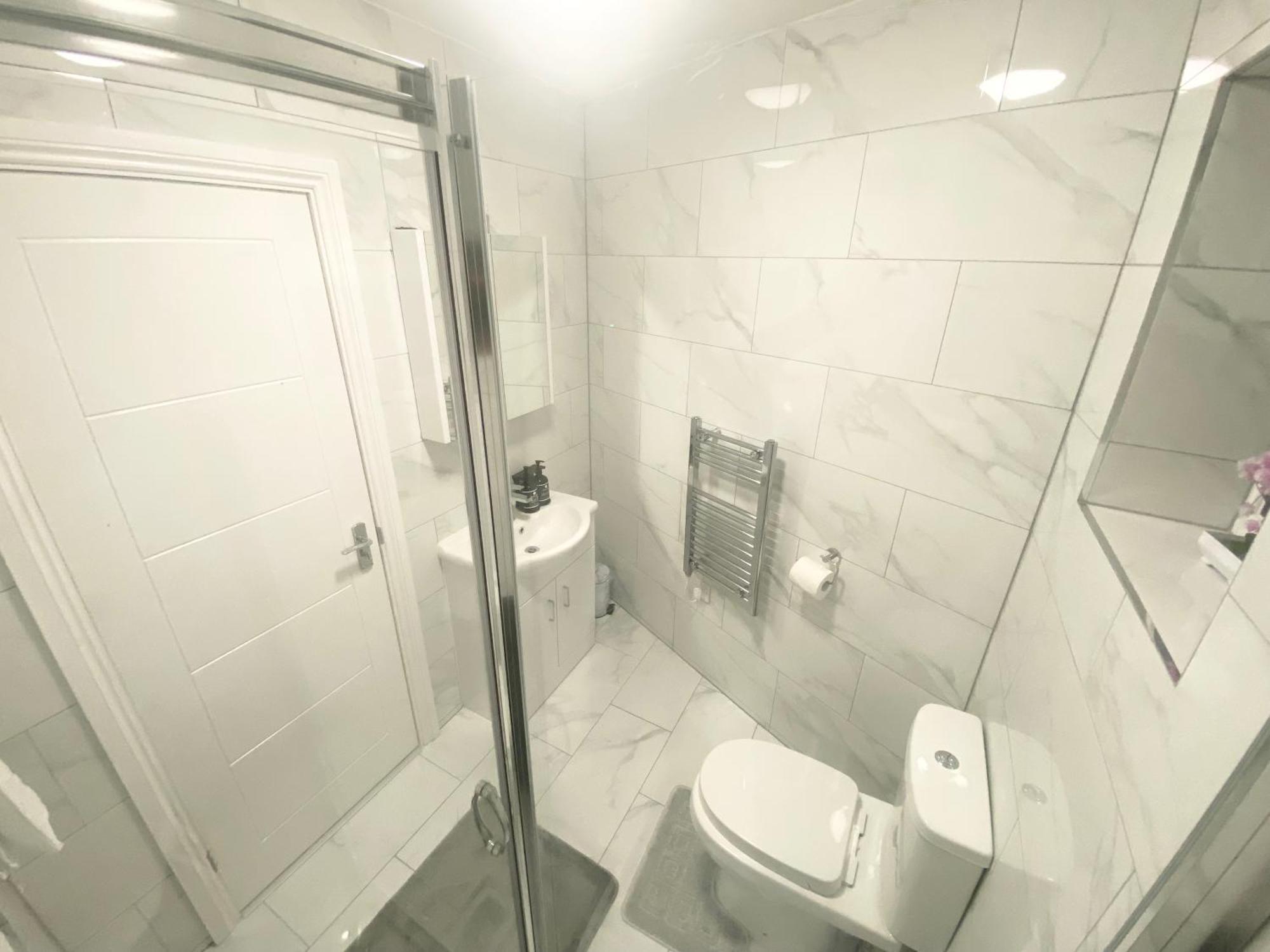 London Studio Chingford Luaran gambar