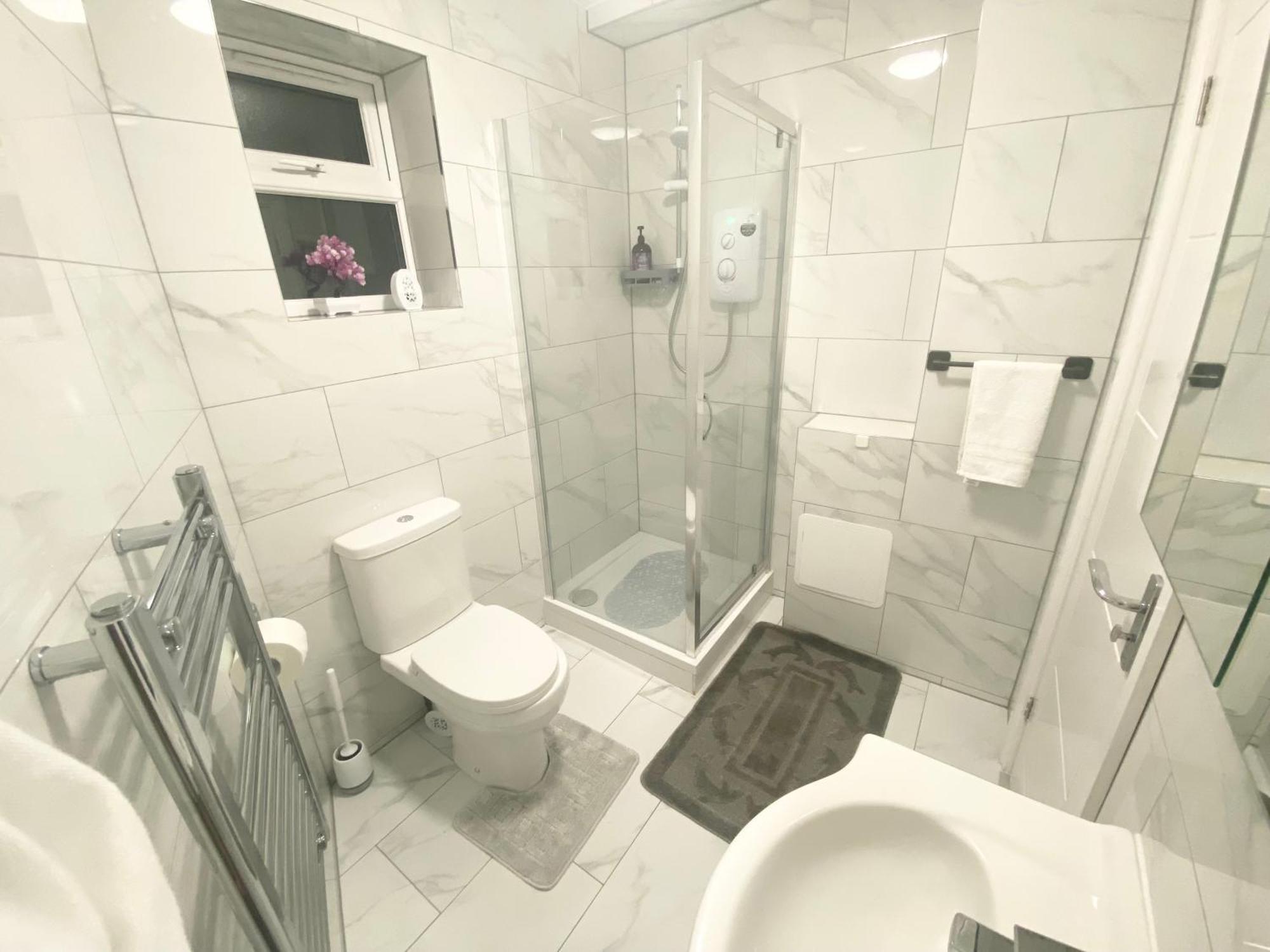 London Studio Chingford Luaran gambar